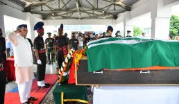Uttarakhand मुख्यमंत्री ने शहीद सूबेदार अजय सिंह और नायक हरेंद्र सिंह की पार्थिव देह पर पुष्प चक्र अर्पित किये, कहा सरकार परिजनों के साथ खड़ी है