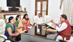 Uttarakhand आंगनवाड़ी कार्यकत्रियों के हित में होगा निर्णय, बोले मुख्यमंत्री धामी