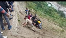 Uttarakhand भीषण सड़क दुर्घटना में 3 लोगों की मौत, 3 लोग बुरी तरह घायल, सभी तीर्थयात्री