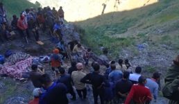 Uttarakhand देहरादून में बड़ा हादसा, 13 की मौत, कुछ घायल, खाई में गिरा यात्री वाहन
