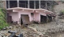 Uttarakhand पीएम मोदी ने सीएम धामी को किया फोन, बारिश से कई जगह भारी नुकसान, कई लोग मलवे में दबे