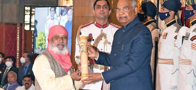 राष्ट्रपति ने दिये पद्म पुरस्कार, उत्तराखंड के 5 विजेता, पूरी खबर पढ़ें राष्ट्रपति ने दिये पद्म पुरस्कार, उत्तराखंड के 5 विजेता, पूरी खबर पढ़ें