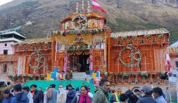 चारधाम यात्रा 2021 अपडेट : केवल बदरीनाथ यात्रा जारी, बाकी धामों की शीतकालीन गद्दी स्थलों में हो रही है पूजा