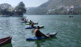 नैनीताल : भीमताल झील में हुआ नौका रेस का आयोजन, 26 लोगों ने लिया हिस्सा