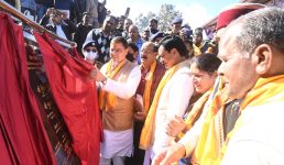 टिहरी गढ़वाल केे नरेन्द्रनगर में सीएम धामी घंटाकर्ण मंदिर पहुंचे, इलाके के विकास के लिए कीं घोषणाएं