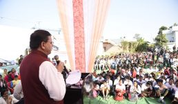 Uttarakhand मुख्यमंत्री ने अशोक चक्र विजेता शहीद गजेंद्र सिंह बिष्ट की पुण्यतिथि पर आयोजित कार्यक्रम में भाग लिया, शहीदों के परिजनों को सम्मानित किया