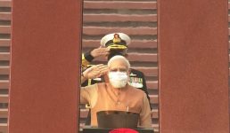 स्वर्णिम विजय दिवस : पीएम मोदी ने राष्ट्रीय युद्ध स्मारक पर शहीदों को श्रद्धांजलि दी, 1971 की जीत को देश कर रहा है याद