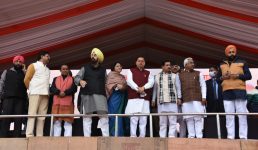 पीएम मोदी की देहरादून रैली के लिए मंच सजा, उत्तराखंड को 18 हजार करोड़ की सौगात देंगे