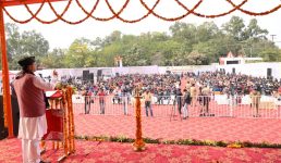Uttarakhand हल्द्वानी में वृहद कौशल एवं सेवायोजन रोजगार मेला, सीएम धामी ने किया शुभारंभ, उद्योग व्यापार मंडल के कार्यक्रम में भी हिस्सा लिया