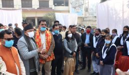 Uttarakhand रुद्रपुर में केन्द्रीय रक्षा राज्य मंत्री अजय भट्ट ने किया 15 से 18 वर्ष के आयु वर्ग के टीकाकरण का शुभारंभ, पूरी खबर पढ़ें