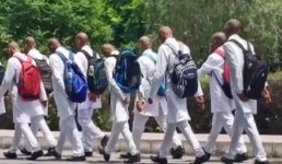 Uttarakhand हल्द्वानी मेडिकल कॉलेज में 27 छात्रों का गंजा होकर घूमने का वीडियो वायरल, चल रही है गोपनीय जांच