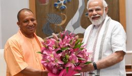 यूपी जीत के बाद पीएम मोदी से मिले योगी आदित्यनाथ, मोदी ने की तारीफ, क्या कहा पढ़िए