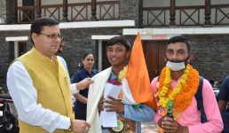 Uttarakhand : चौखुटिया-गैरसैंण-देहरादून से दिल्ली की पदयात्रा पर हैं शंकर सिंह, मकसद है खास, मुख्यमंत्री से भी मुलाकात की