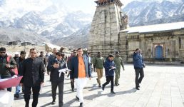 केदारनाथ में निर्माण कार्यों और यात्रा तैयारियों का जायजा लिया मुख्यमंत्री ने, अधिकारियों को दिये जरूरी निर्देश