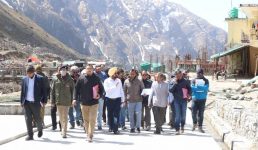 Uttarakhand : मुख्य सचिव ने लिया केदारनाथ और बदरीनाथ निर्माण कार्यों का जायजा, कार्यों को गुणवत्ता के साथ शीर्ष प्राथमिकता से पूर्ण करने के निर्देश