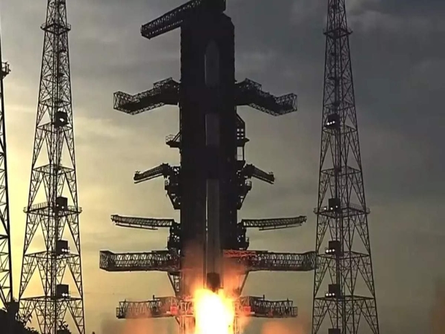 भारत ने प्रक्षेपित किये सिंगापुर के 3 उपग्रह, PSLV-C53 रॉकेट के जरिए पृथ्वी की कक्षा में स्थापित