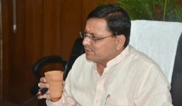 मुख्यमंत्री ने सचिवालय में मिट्टी के गिलास में चाय पी, कहा समृद्ध एवं प्राचीन हस्तकला ‘‘कुम्हारी कला ‘‘ को राज्य में बढ़ावा दिया जाए