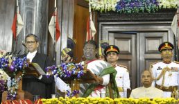द्रौपदी मुर्मू बनीं भारत की 15वीं राष्ट्रपति, सुप्रीम कोर्ट के मुख्य न्यायाधीश ने दिलवाई शपथ
