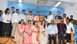 Uttrakhand : मुख्यमंत्री ने चारधाम यात्रा के पौराणिक पैदल मार्ग पर आधारित डॉक्यूमेंट्री फिल्म व पुस्तक ‘‘वॉकिंग टू द गॉड’’ का किया विमोचन