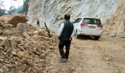 Video : हल्के वाहनों के लिए खुला भवाली- नैनीताल मार्ग, अंधेरा होने के बाद रहेगा पूरी तरह बंद