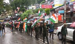 Video : बारिश के बीच नैनीताल में प्रभात फेरी, देशभक्ति के नारों से गूंज उठा शहर, Independence Day 2022