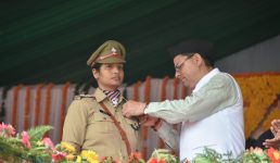 Uttarakhand : स्वतंत्रता दिवस पर मुख्यमंत्री धामी ने किया ध्वजारोहण, प्रदान किये सराहनीय सेवा पदक, क्या कहा इस मौके पर पढ़िए