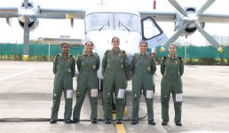 भारतीय नौसेना की महिलाओं ने रचा इतिहास, डोर्नियर 228 विमान पर सवार होकर उत्तरी अरब सागर में मिशन पूरा किया