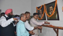 Uttarakhand : मुख्यमंत्री धामी ने मसूरी में शहीद स्मारक पर पुष्पचक्र अर्पित कर शहीद राज्य आन्दोलनकारियों को श्रद्धांजलि दी, कहा आन्दोलनकारियों के बलिदान के कारण ही हमें उत्तराखण्ड राज्य मिला
