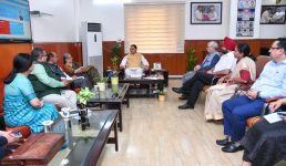 सीएम धामी ने कहा आजादी के अमृत काल में समान नागरिक संहिता (UCC) एक बड़ी इबारत होगी, प्रदेशवासियों से सुझाव देने की अपील की, कहा प्रदेश में बनाया जा रहा कानून अन्य राज्यों के लिए भी होगा अनुकरणीय