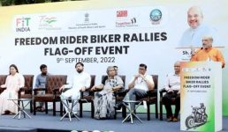 केन्द्रीय गृहमंत्री अमित शाह ने की फिट इंडिया फ्रीडम राइडर बाइकर रैली की शुरुआत, 75 बाइक में 120 लोग 18,000 किमी दूरी तय करेंगे