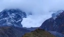 उत्तराखंड में इन जिलों में बर्फीले तूफान और हिमस्खलन की चेतावनी, केदारनाथ यात्रा का रजिस्ट्रेशन रोका गया, जानिए मौसम अपडेट