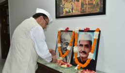 सीएम धामी ने महात्मा गांधी और लाल बहादुर शास्त्री को जयंती पर श्रद्धांजलि दी, उत्तराखंड राज्य आंदोलनकारी शहीदों को भी किया याद
