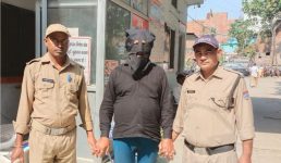 उधम सिंह नगर में गेस्ट हाउस में युवतियों से अनैतिक कार्य कराए जाने का मामला, गेस्ट हाउस मालिक को पुलिस ने गिरफ्तार किया