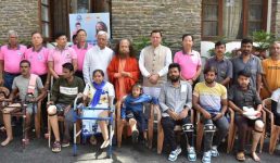 मुख्यमंत्री ने दिव्यांगजनों को बांटे कृत्रिम अंग, कहा  दिव्यांगों के कल्याण के लिए केन्द्र एवं राज्य सरकार द्वारा अनेक योजनाएं चलाई जा रही हैं