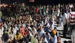 काशीपुर में पुलिस दबिश और फायरिंग, ज्येष्ठ ब्लॉक प्रमुख पत्नी की मौत, कई पुलिसकर्मी झड़प में घायल,  लोगों में आक्रोश, छावनी बना इलाका