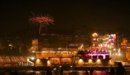 देखिए पीएम मोदी ने शेयर की देव दीपावली की तस्वीरें, अद्भुत लग रही है काशी