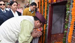 राज्य स्थापना दिवस : मुख्यमंत्री ने राज्य आंदोलनकारी शहीदों को श्रद्धांजलि अर्पित की, कहा इन्हीं के संघर्ष के कारण हमें नया राज्य मिला