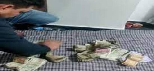 उत्तराखंड में यहां सट्टा लगाने वालों पर बड़ी कार्रवाई, 23 गिरफ्तार, 12 लाख से ज्यादा की धनराशि बरामद उत्तराखंड में यहां सट्टा लगाने वालों पर बड़ी कार्रवाई, 23 गिरफ्तार, 12 लाख से ज्यादा की धनराशि बरामद