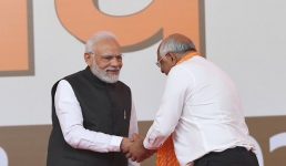 तस्वीरें-गुजरात में भूपेंद्र पटेल ने पीएम मोदी की उपस्थिति में फिर मुख्यमंत्री पद की शपथ ली, उत्तराखंड के मुख्यमंत्री धामी भी रहे मौजूद