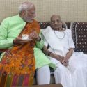 पीएम मोदी की मां हीराबेन की तबीयत बिगड़ी, अस्पताल में भर्ती, प्रधानमंत्री ने जाकर जाना हाल-चाल