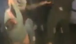 Video उत्तराखंड में यहां लड़कियों में खूब चले आपस में लाठी-डंडे, सड़क पर मचा कोहराम