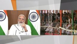 मां के अंतिम संस्कार के तुरंत बाद रेल उद्घाटन कार्यक्रम में शामिल हुए पीएम मोदी, किया संबोधित