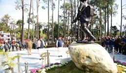 देहरादून पहुंचे रक्षा मंत्री राजनाथ सिंह ने किया शौर्य स्थल का उद्घाटन, शहीदों के परिजनों से भी की मुलाकात