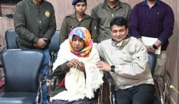 आखिरकार वापस अल्मोड़ा पहुंची आमा, मुंबई पहुंच गई थी भटककर बुरी हालत में, सोशल मीडिया के चमत्कार से मिली मदद
