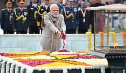 महात्मा गांधी की पुण्यतिथि पर पीएम मोदी ने उन्हें भाव-भीनी श्रद्धांजलि अर्पित की, गांधी स्मृति में प्रार्थना सभा में भी भाग लिया, देखिए तस्वीरें
