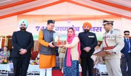 Republic Day in Uttarakhand क्रिकेटर ऋषभ पंत की जान बचाने वाले 4 लोग सम्मानित, सड़क हादसे के वक्त पहुंचे थे