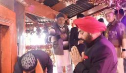 Video कैंची धाम और घोड़ाखाल गोलू देवता मंदिर पहुंचे राज्यपाल गुरमीत सिंह, की पूजा-अर्चना