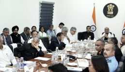 देश की उत्तरी सीमा पर रक्षामंत्री ने बुनियादी ढांचा निर्माण प्रगति को लेकर उच्च स्तरीय बैठक की, उत्तराखंड सीएम धामी भी रहे मौजूद