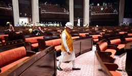 तस्वीरें, पीएम मोदी अचानक नये संसद भवन के निरीक्षण के लिए पहुंचे