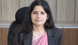 अल्मोड़ा : जिलाधिकारी ने क्षेत्र पंचायत की बैठकों में विभागीय अधिकारियों को नियमित रूप से भाग लेने के कड़े निर्देश दिए
